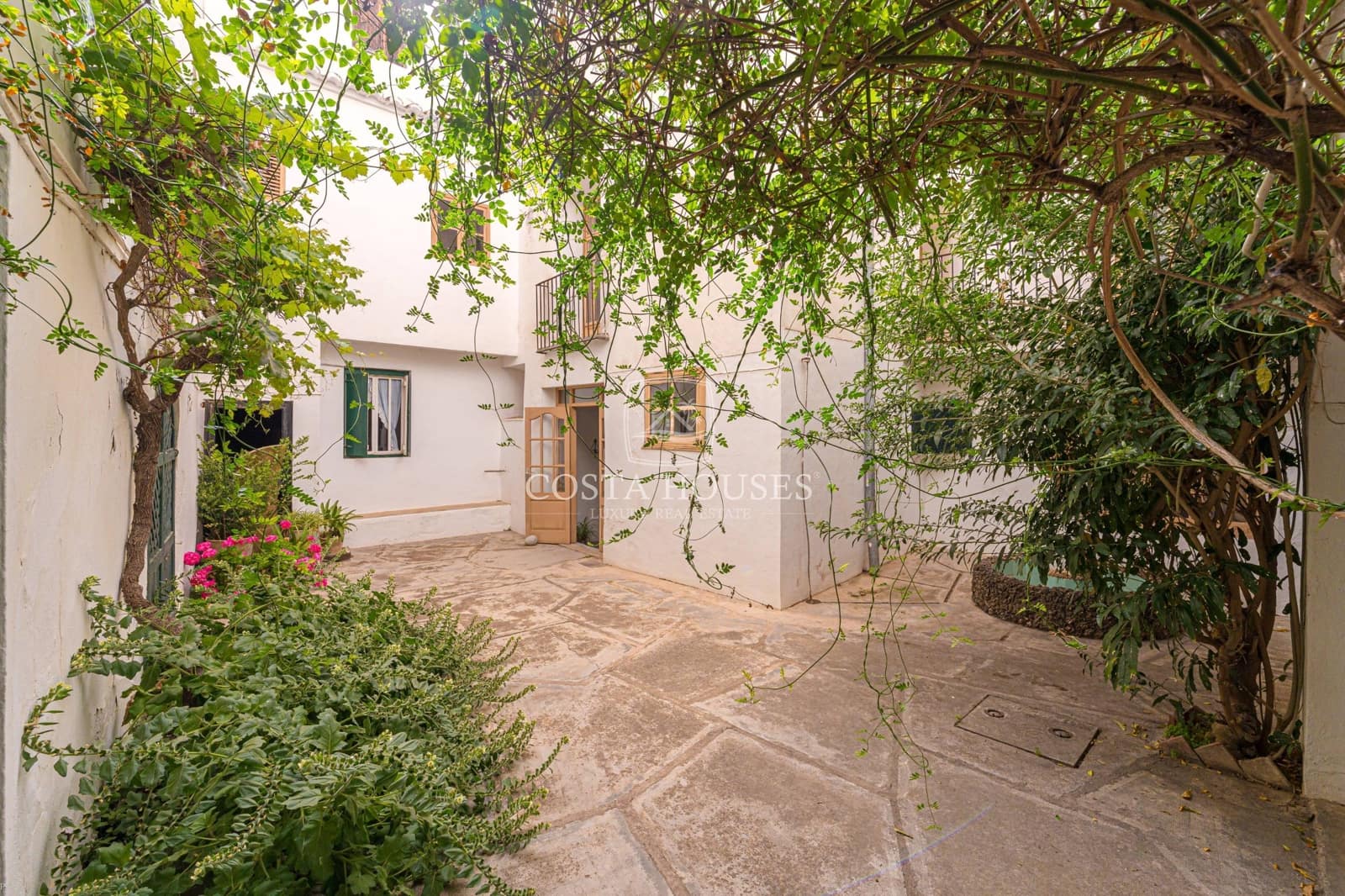 9 slaapkamer Huis te koop in Benissa met garage - € 715.000 (Ref: 8863802)