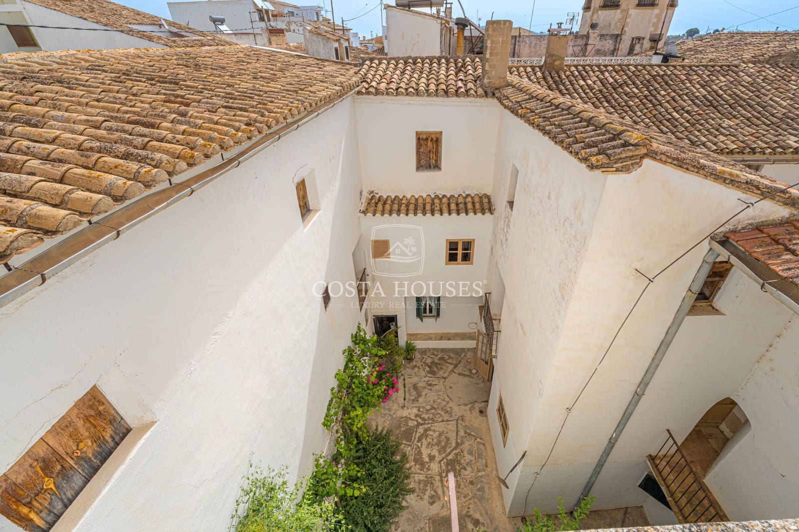 9 slaapkamer Huis te koop in Benissa met garage - € 715.000 (Ref: 8863802)