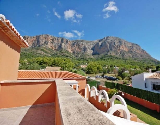 4 soverom Villa til salgs i Montgó - Ermita, Javea / Xàbia med svømmebasseng garasje - € 1 100 000 (Ref: 8863803)