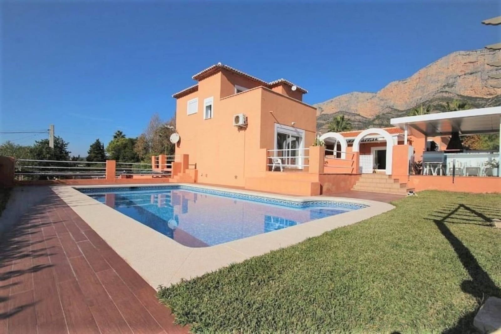 4 soverom Villa til salgs i Javea / Xabia med svømmebasseng garasje - € 1 100 000 (Ref: 8863803)