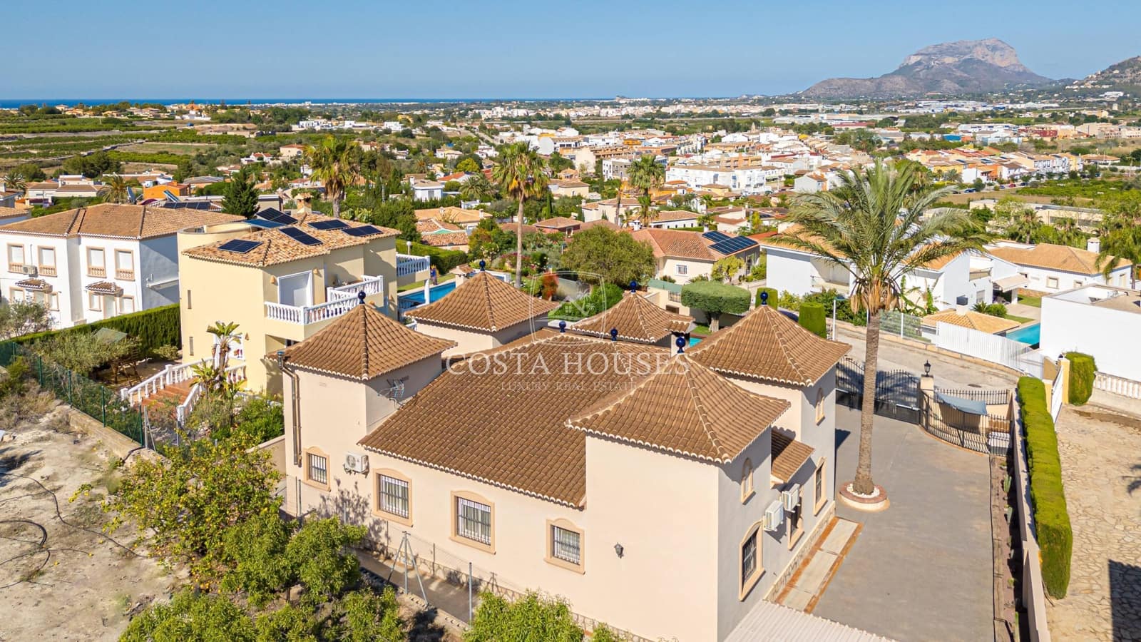 4 slaapkamer Villa te koop in Beniarbeig met zwembad garage - € 820.000 (Ref: 8863804)