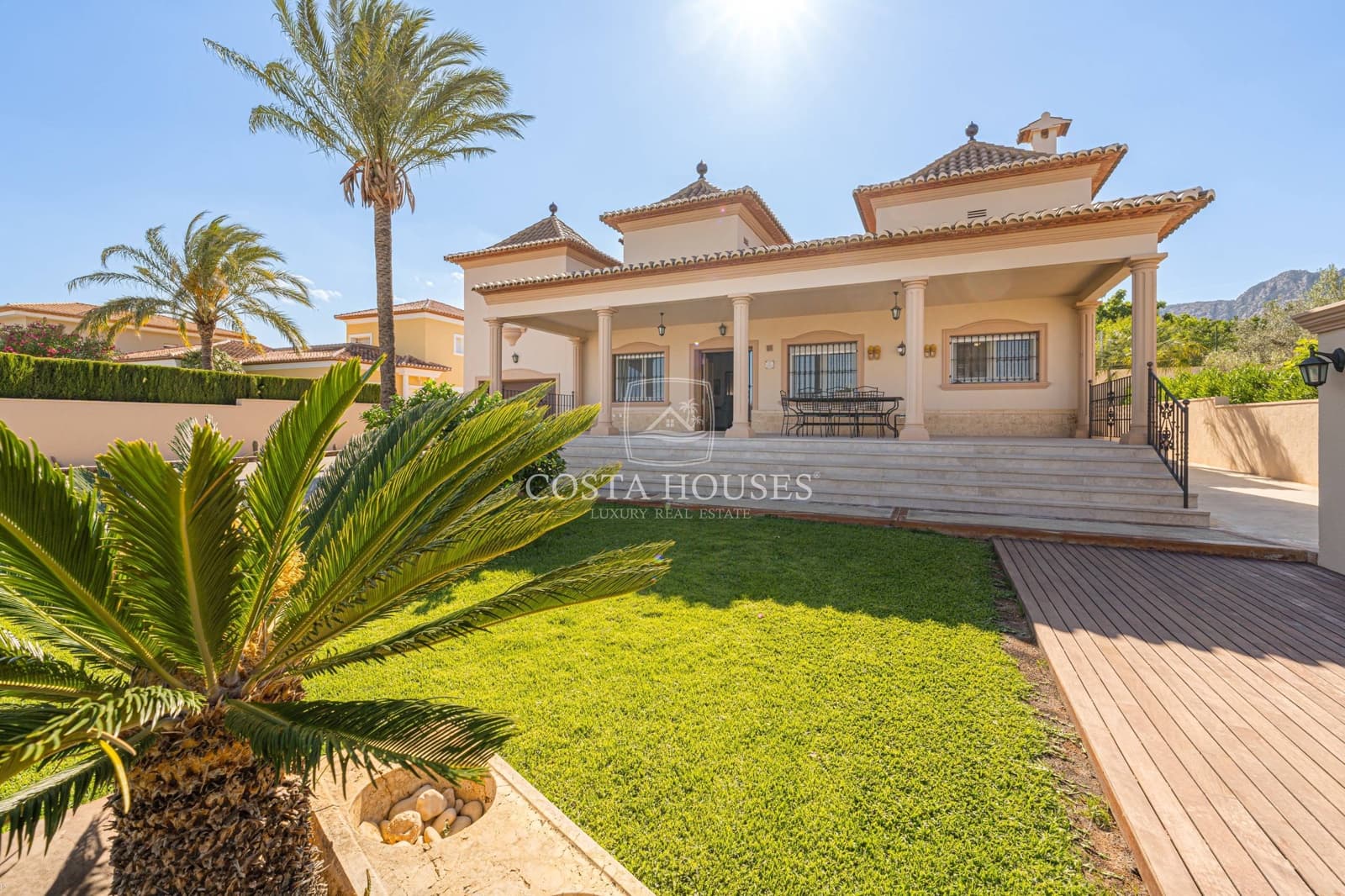 4 slaapkamer Villa te koop in Beniarbeig met zwembad garage - € 820.000 (Ref: 8863804)