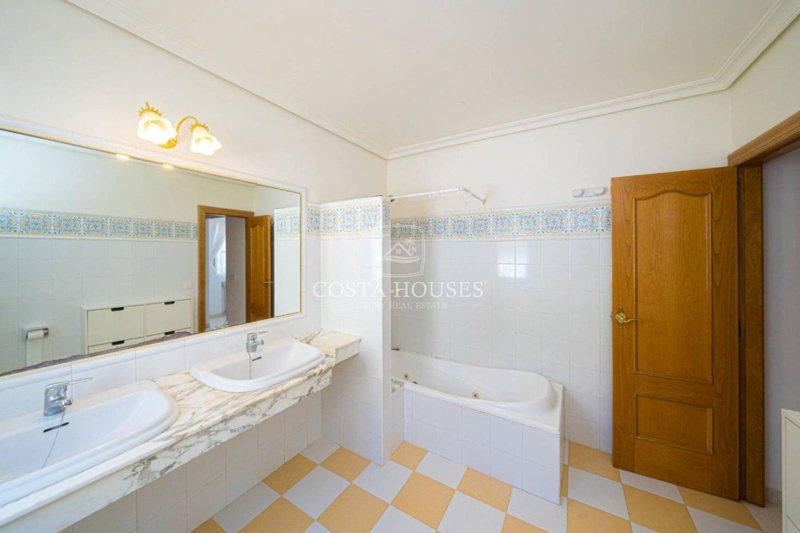 5 slaapkamer Villa te koop in Denia met zwembad - € 975.000 (Ref: 8863806)