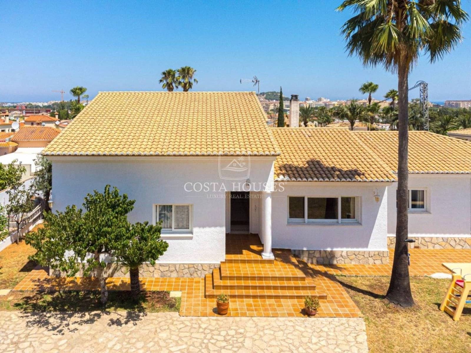 5 slaapkamer Villa te koop in Denia met zwembad - € 975.000 (Ref: 8863806)