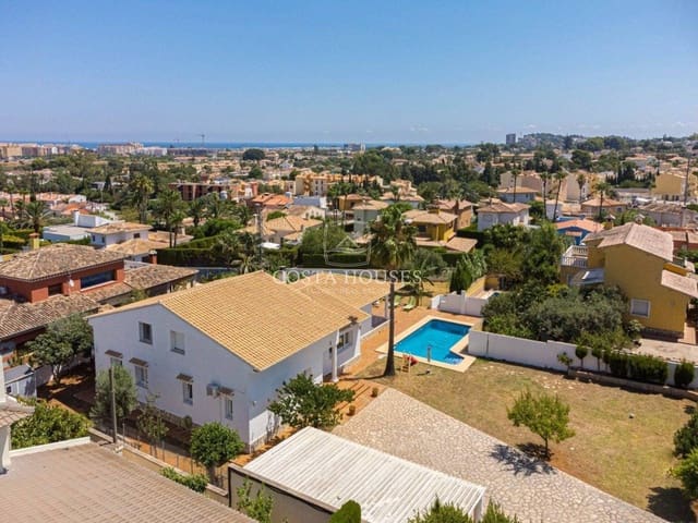 5 slaapkamer Villa te koop in El Montgó, Dénia met zwembad - € 975.000 (Ref: 8863806)