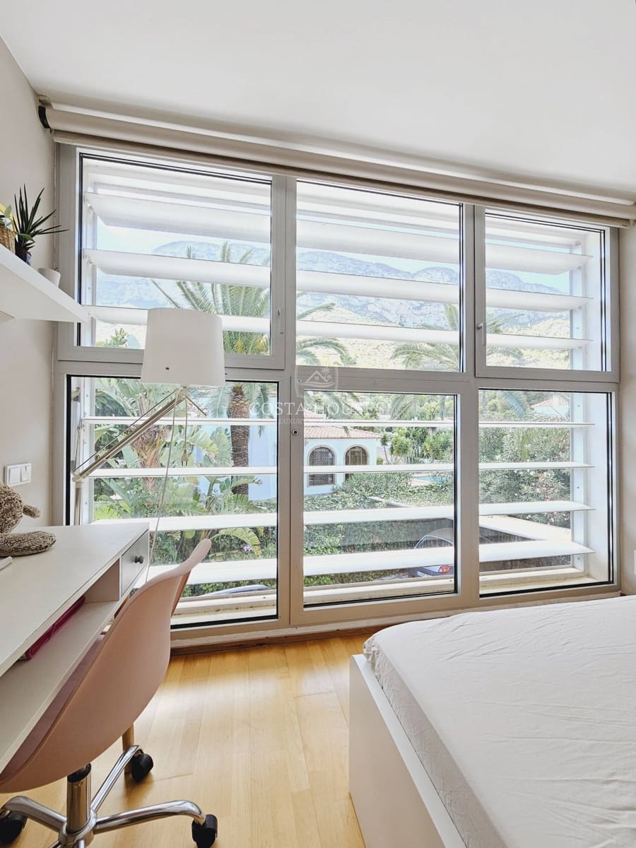 4 bedroom Villa for sale in Denia with pool - € 895,000 (Ref: 8863808)