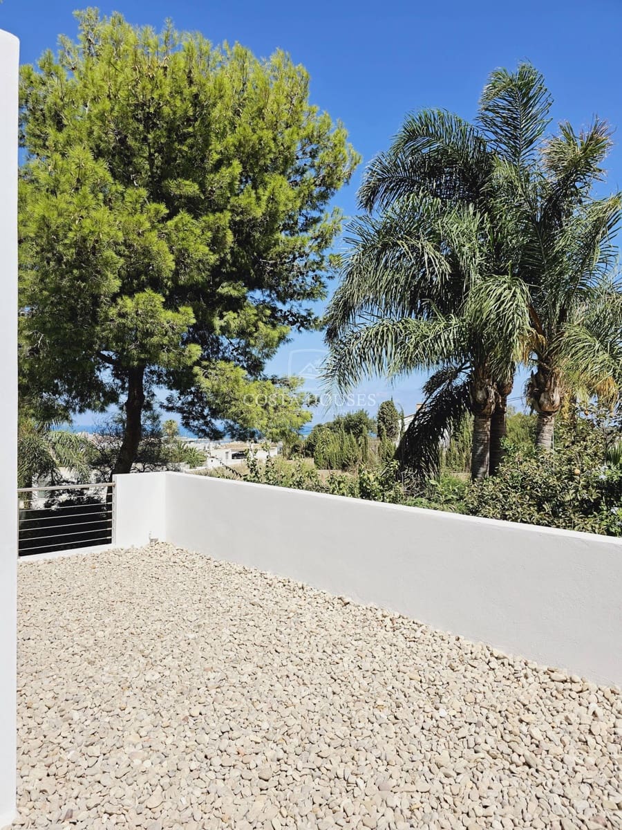 4 bedroom Villa for sale in Denia with pool - € 895,000 (Ref: 8863808)