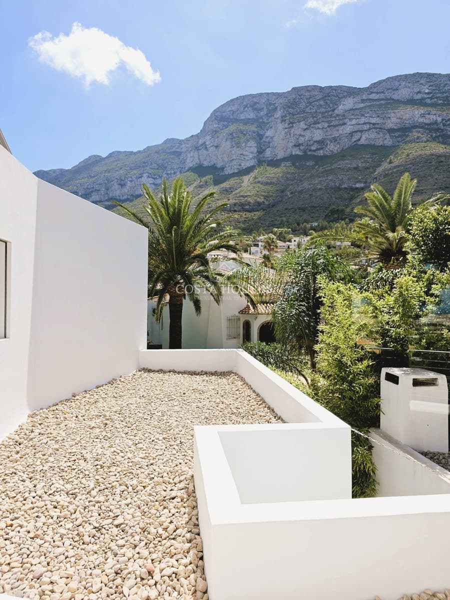 4 bedroom Villa for sale in Denia with pool - € 895,000 (Ref: 8863808)