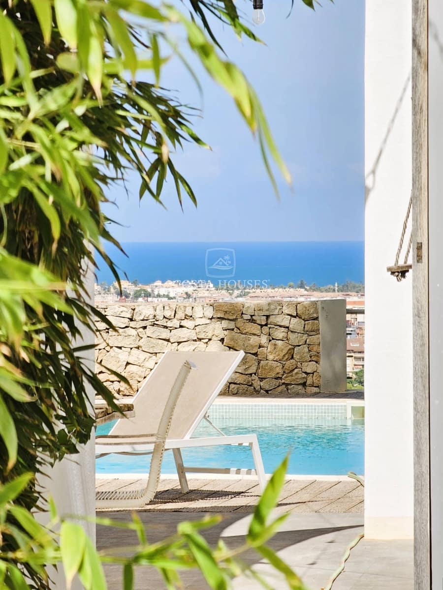 4 bedroom Villa for sale in Denia with pool - € 895,000 (Ref: 8863808)