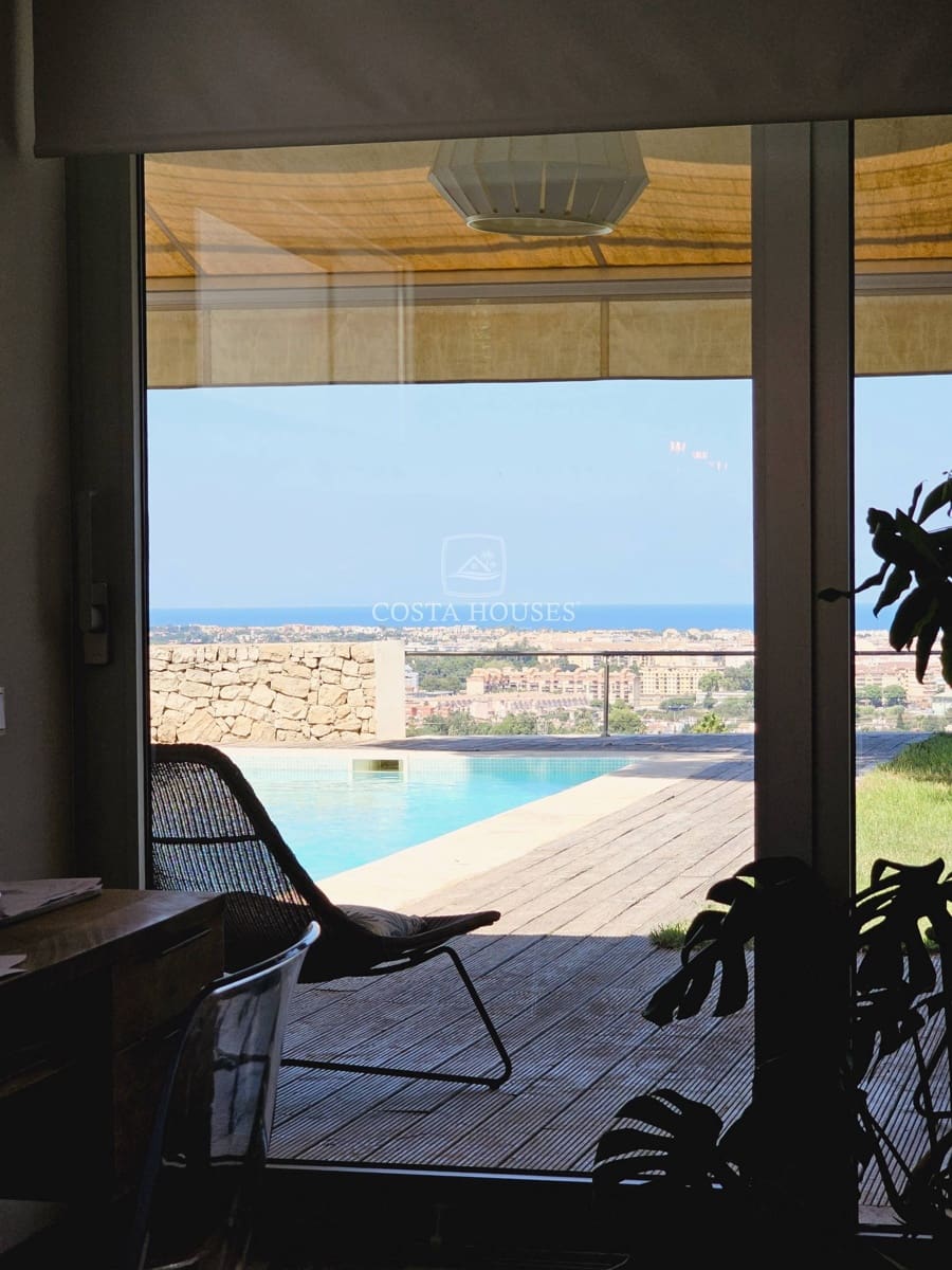 4 bedroom Villa for sale in Denia with pool - € 895,000 (Ref: 8863808)