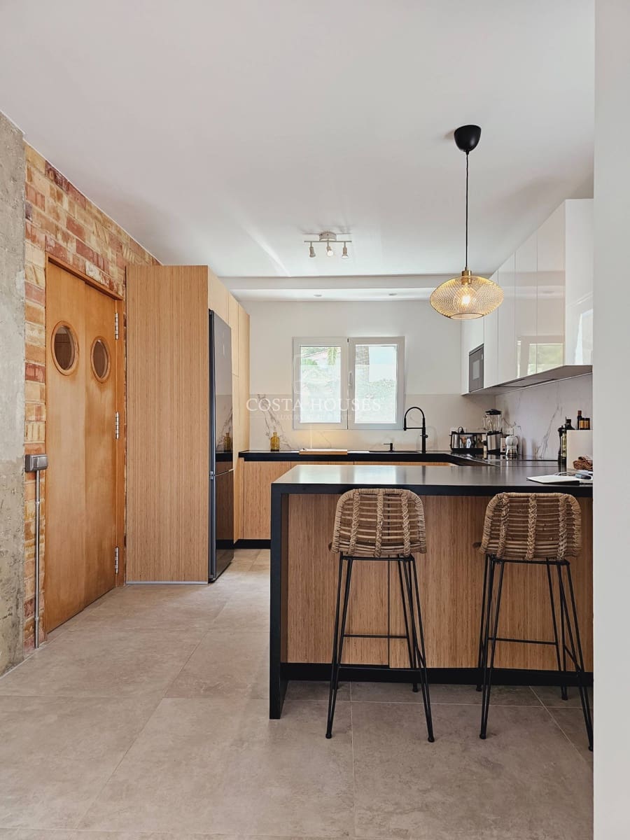 4 bedroom Villa for sale in Denia with pool - € 895,000 (Ref: 8863808)