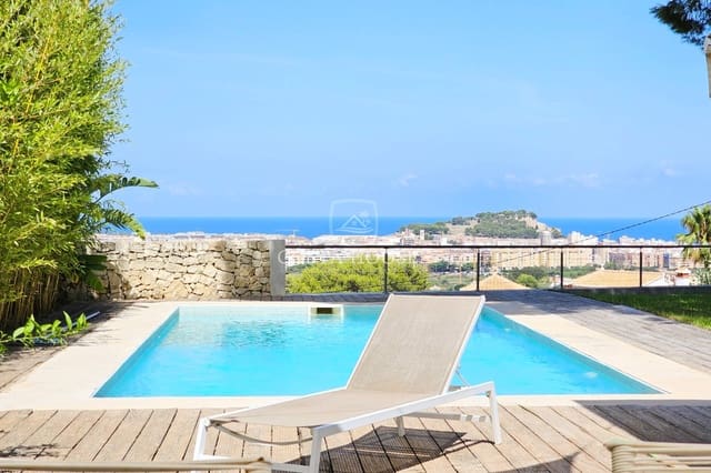 4 quarto Moradia para venda em Dénia com piscina - 895 000 € (Ref: 8863808)