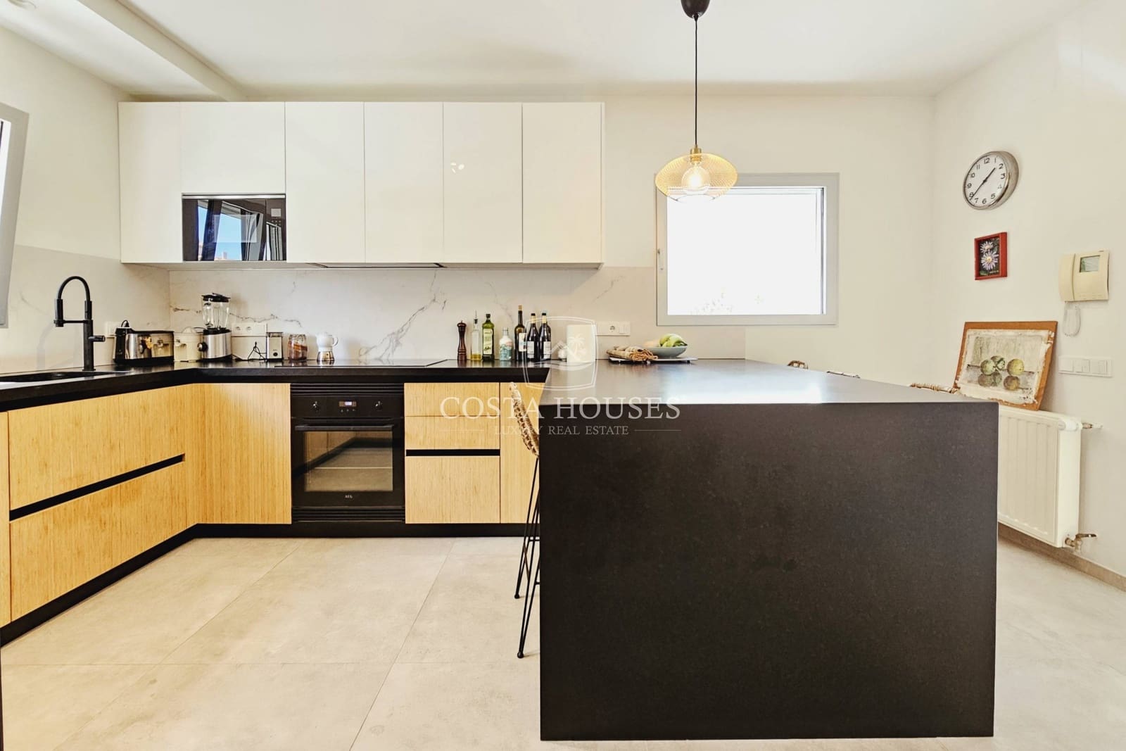 4 bedroom Villa for sale in Denia with pool - € 895,000 (Ref: 8863808)