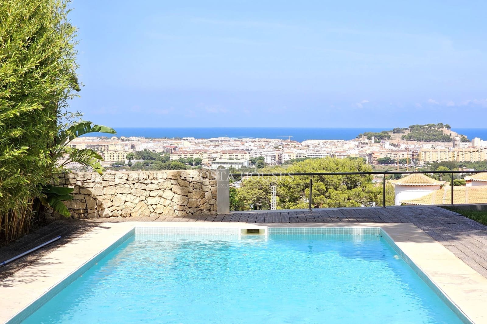 4 bedroom Villa for sale in Denia with pool - € 895,000 (Ref: 8863808)