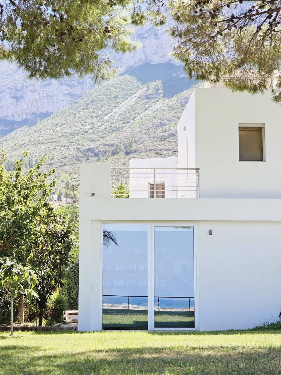 4 bedroom Villa for sale in Denia with pool - € 895,000 (Ref: 8863808)