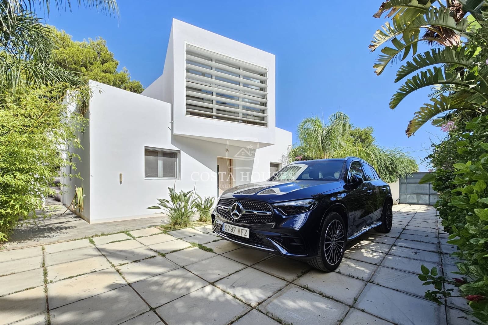 4 bedroom Villa for sale in Denia with pool - € 895,000 (Ref: 8863808)