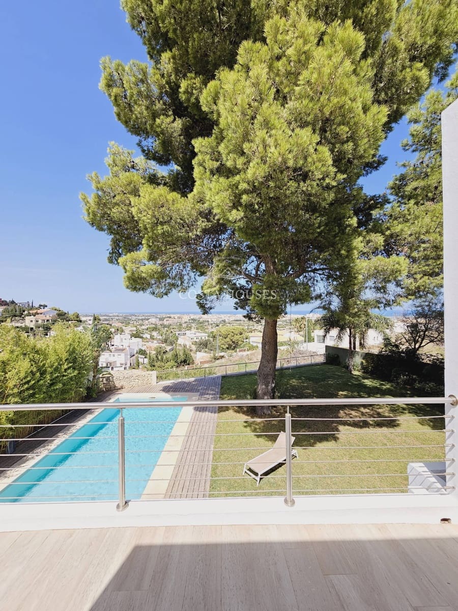 4 bedroom Villa for sale in Denia with pool - € 895,000 (Ref: 8863808)