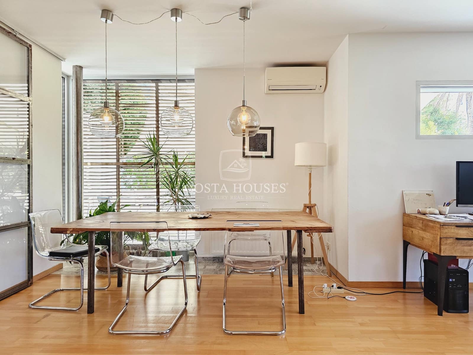 4 bedroom Villa for sale in Denia with pool - € 895,000 (Ref: 8863808)