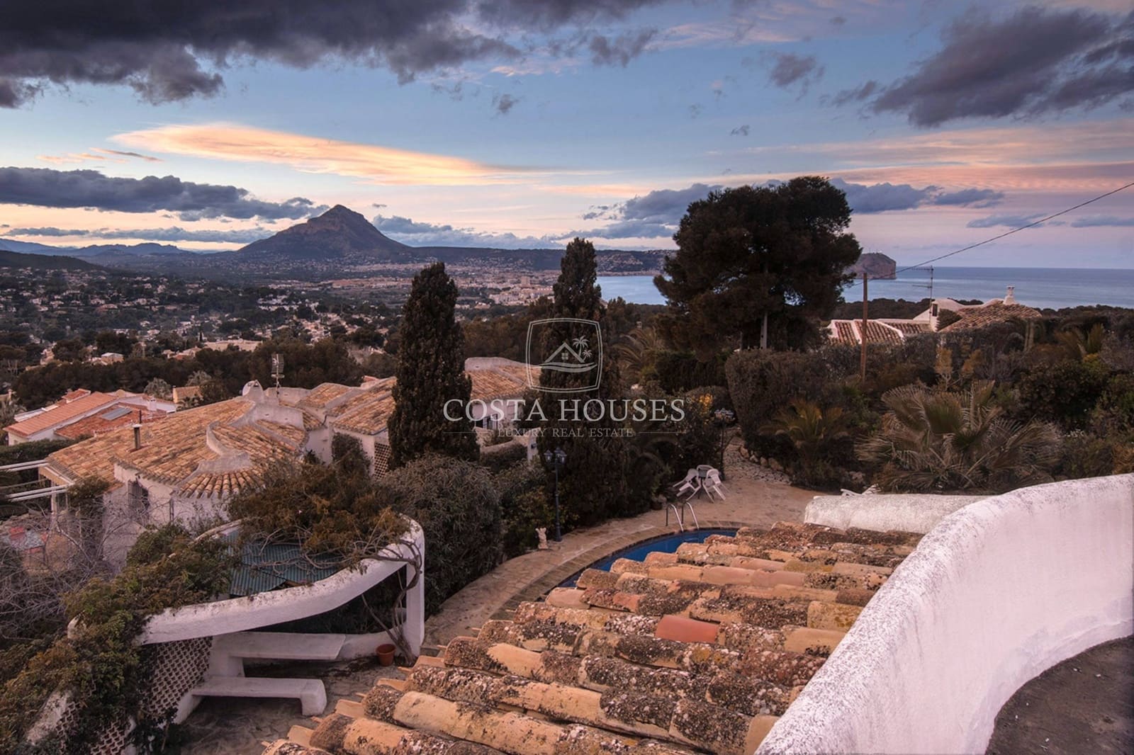 6 chambre Villa/Maison à vendre à Javea / Xabia avec piscine garage - 950 000 € (Ref: 8863823)