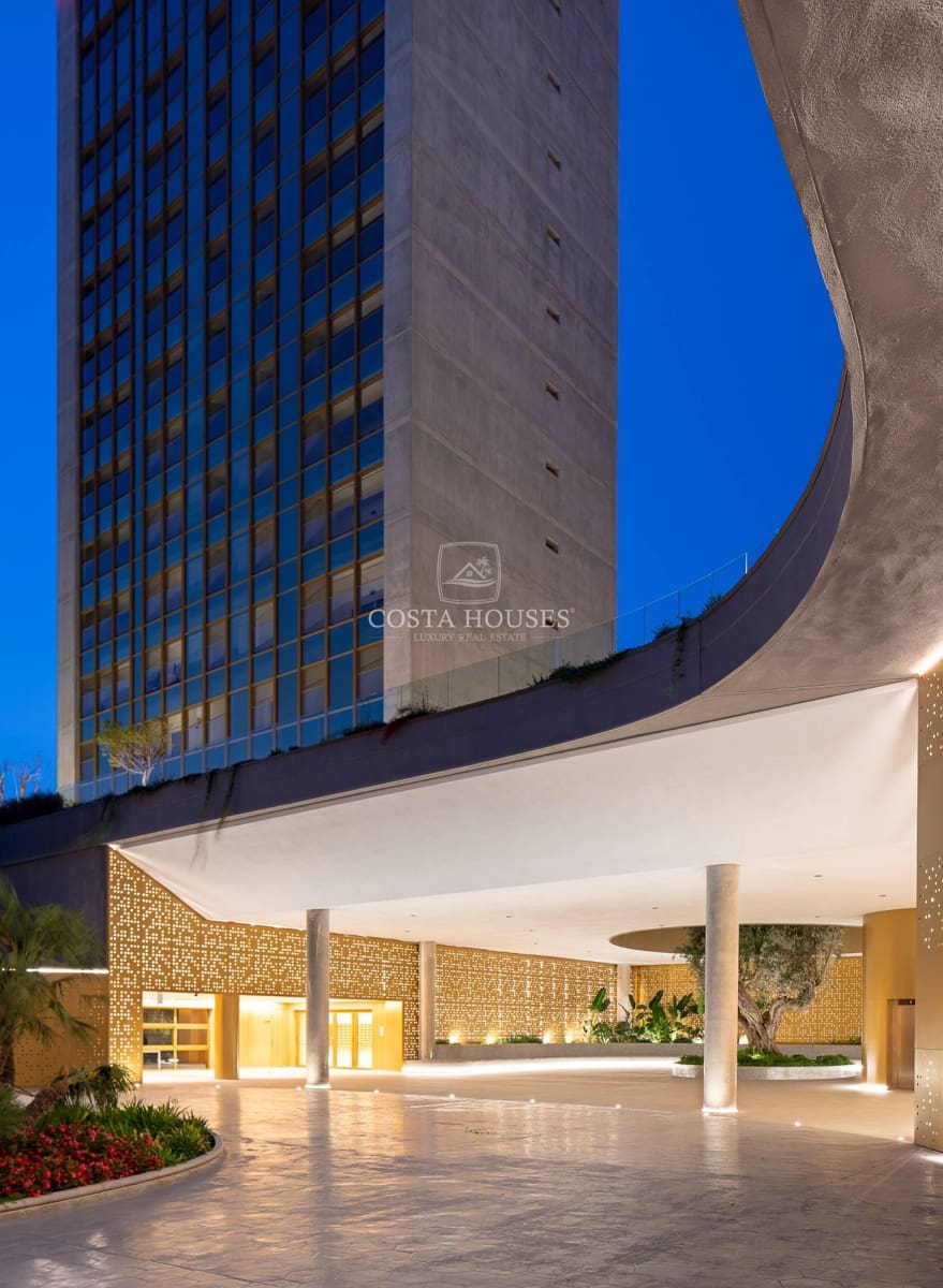 Apartamento de 2 habitaciones en Benidorm en venta con piscina - 1.075.000 € (Ref: 8863828)