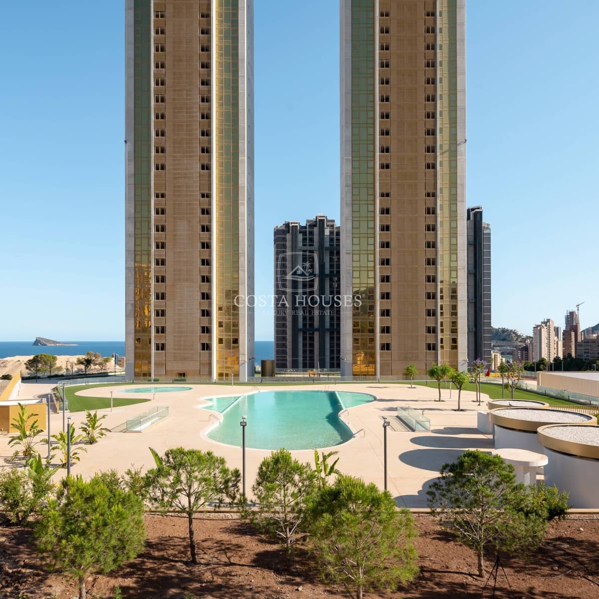Apartamento de 2 habitaciones en Benidorm en venta con piscina - 1.075.000 € (Ref: 8863828)