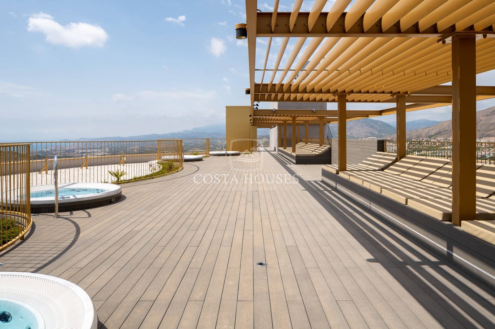 Apartamento de 2 habitaciones en Benidorm en venta con piscina - 1.075.000 € (Ref: 8863828)