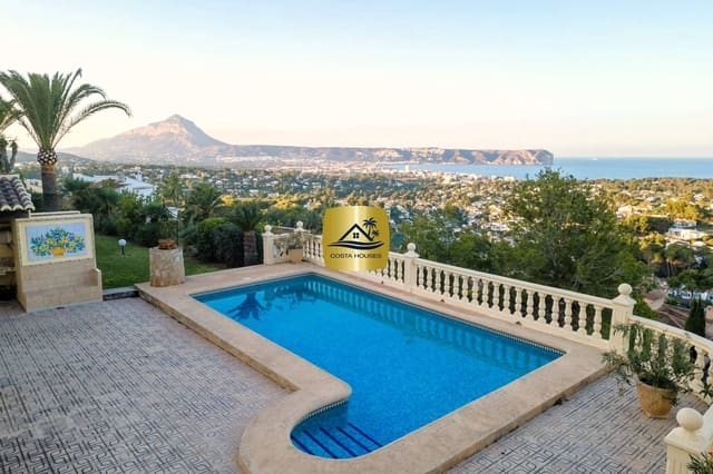 3 bedroom Villa for sale in La Granadella  - Costa Nova, Javea / Xàbia with pool garage - € 1,095,000 (Ref: 8863842)