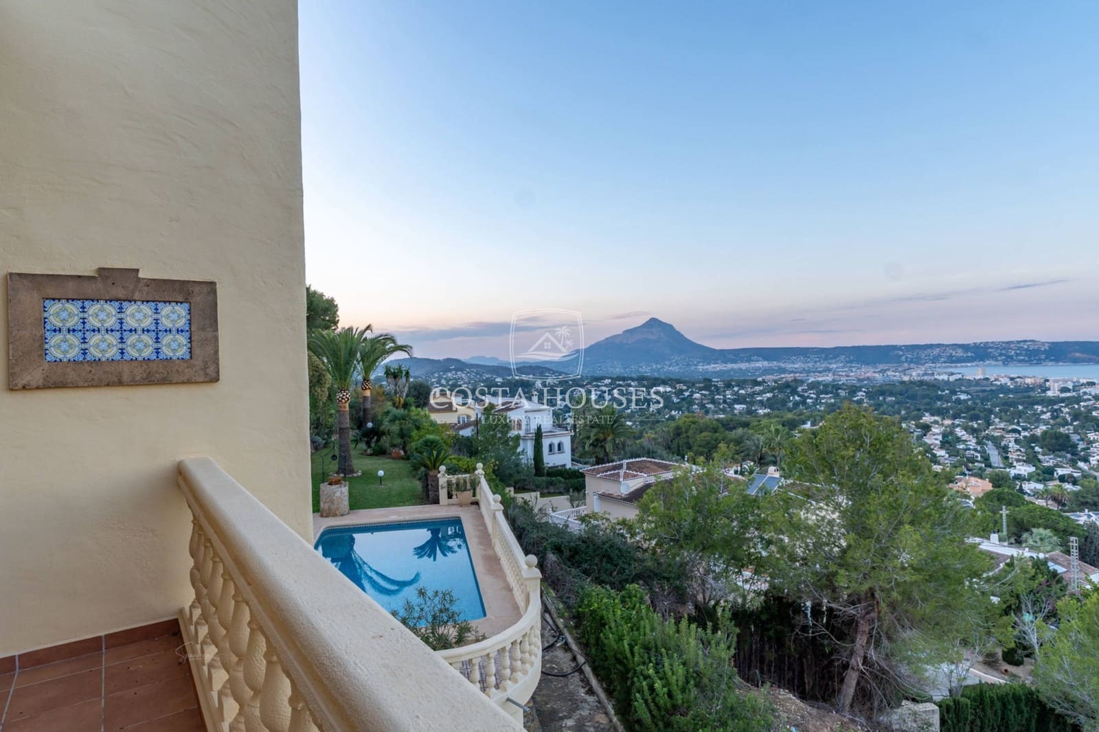 3 chambre Villa/Maison à vendre à Javea / Xabia avec piscine garage - 1 095 000 € (Ref: 8863842)