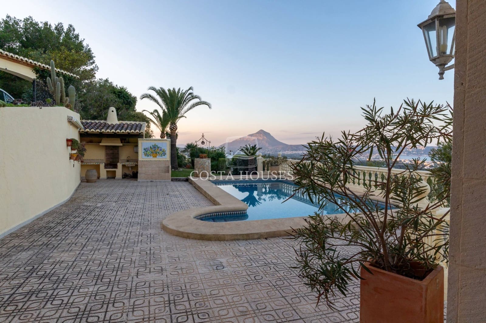 3 chambre Villa/Maison à vendre à Javea / Xabia avec piscine garage - 1 095 000 € (Ref: 8863842)