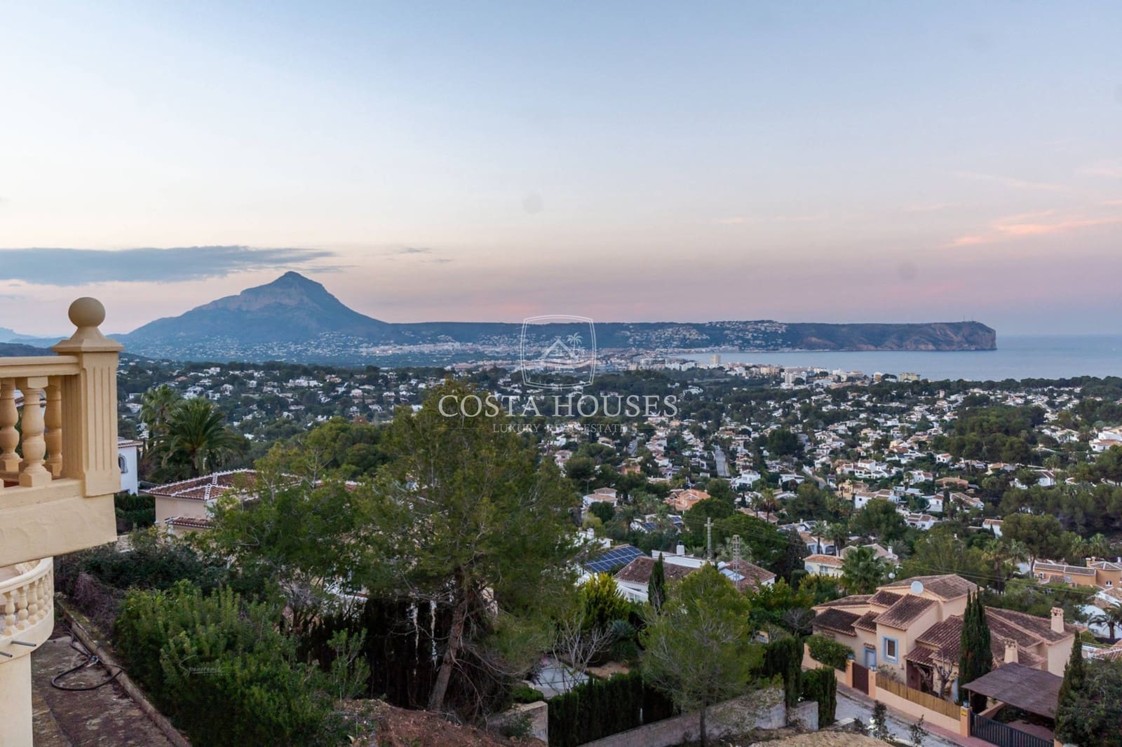 3 chambre Villa/Maison à vendre à Javea / Xabia avec piscine garage - 1 095 000 € (Ref: 8863842)