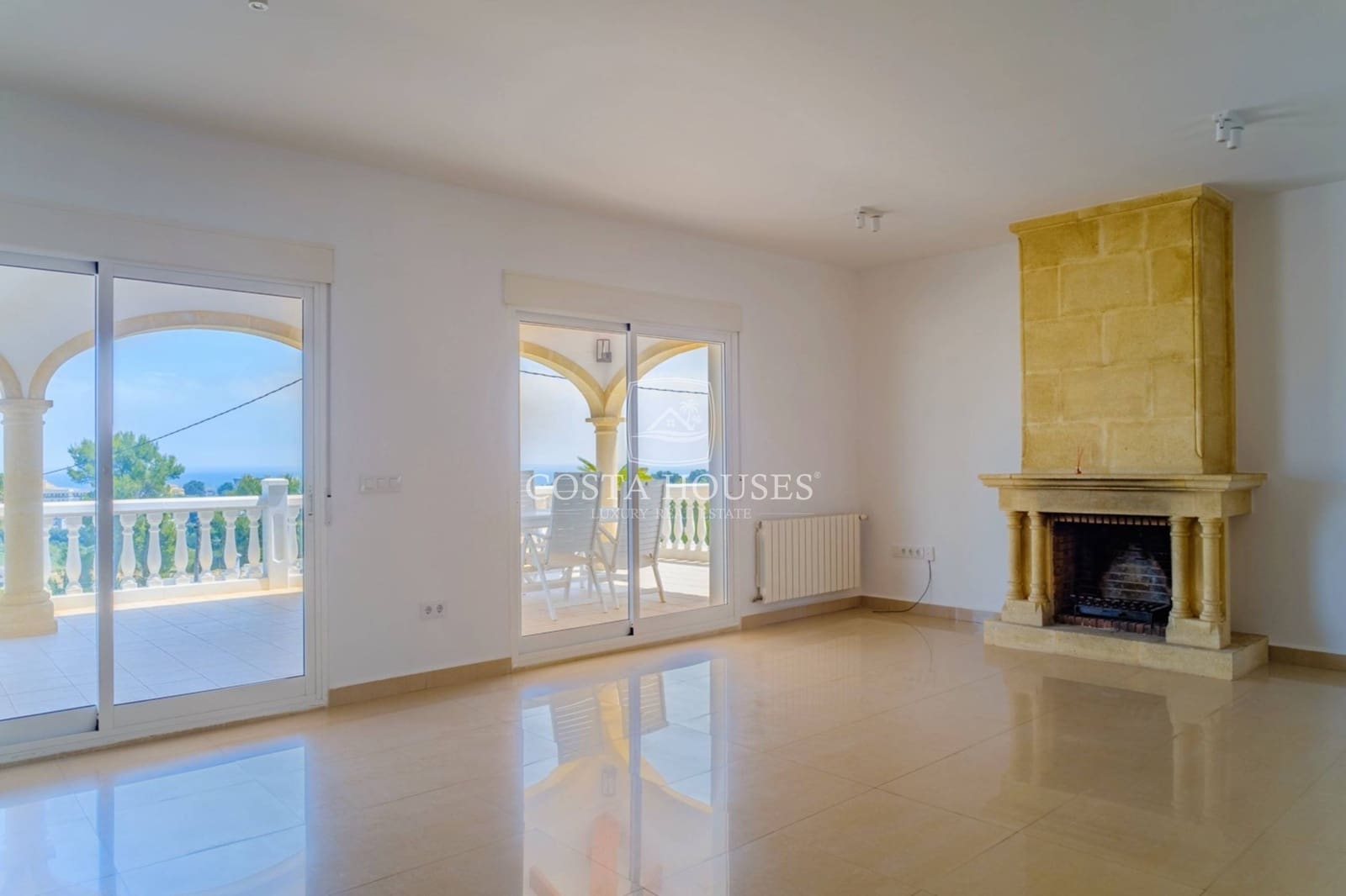 4 bedroom Villa for sale in Javea / Xabia with pool - € 1,120,000 (Ref: 8863847)