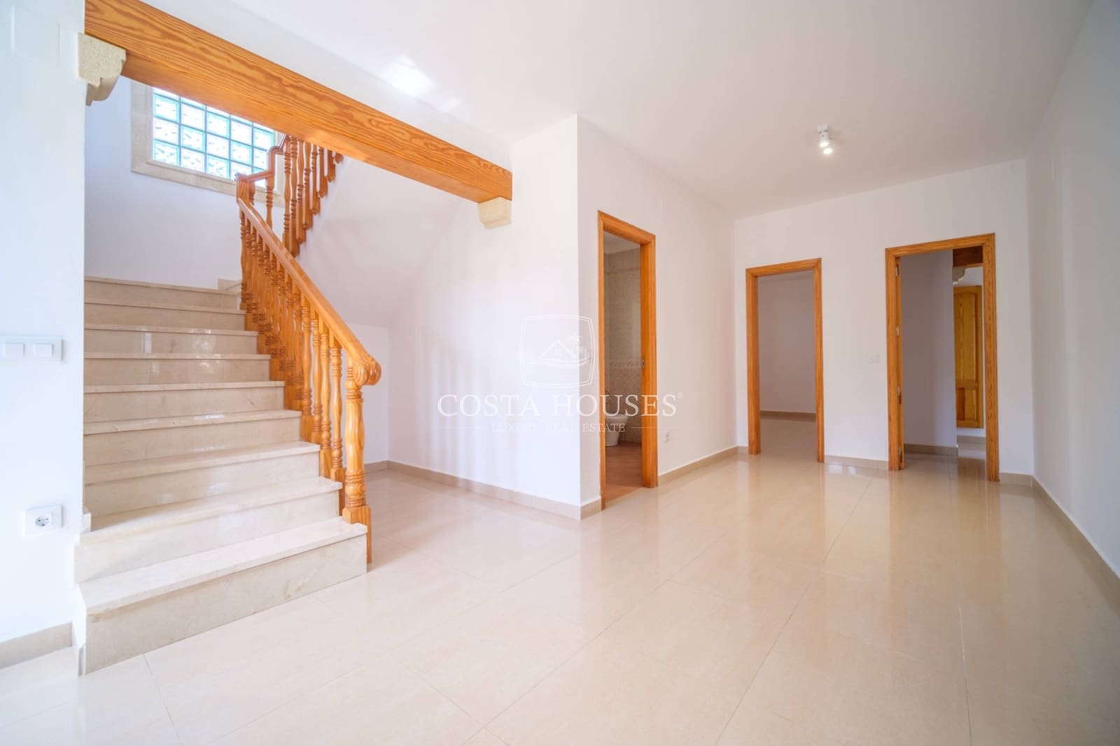 4 bedroom Villa for sale in Javea / Xabia with pool - € 1,120,000 (Ref: 8863847)