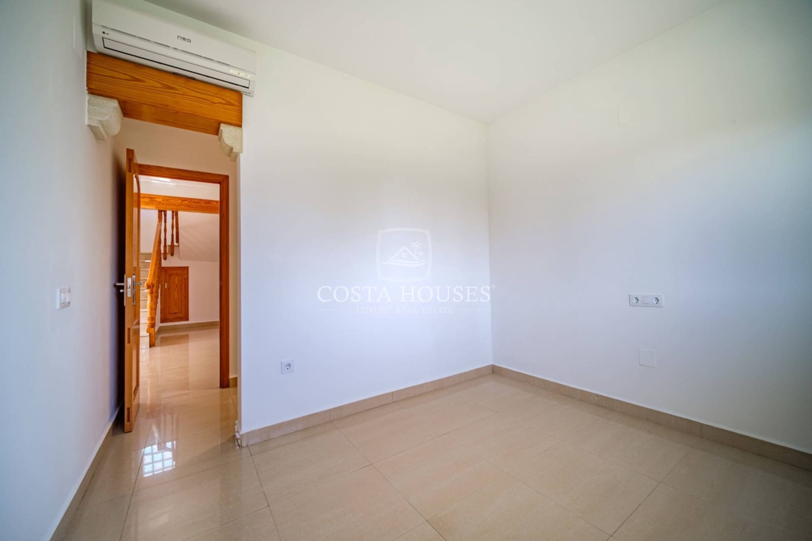 4 bedroom Villa for sale in Javea / Xabia with pool - € 1,120,000 (Ref: 8863847)