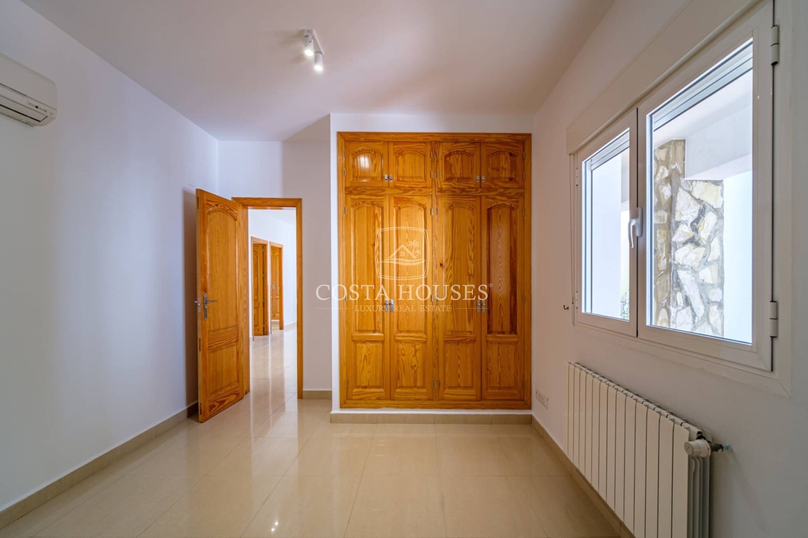 4 bedroom Villa for sale in Javea / Xabia with pool - € 1,120,000 (Ref: 8863847)