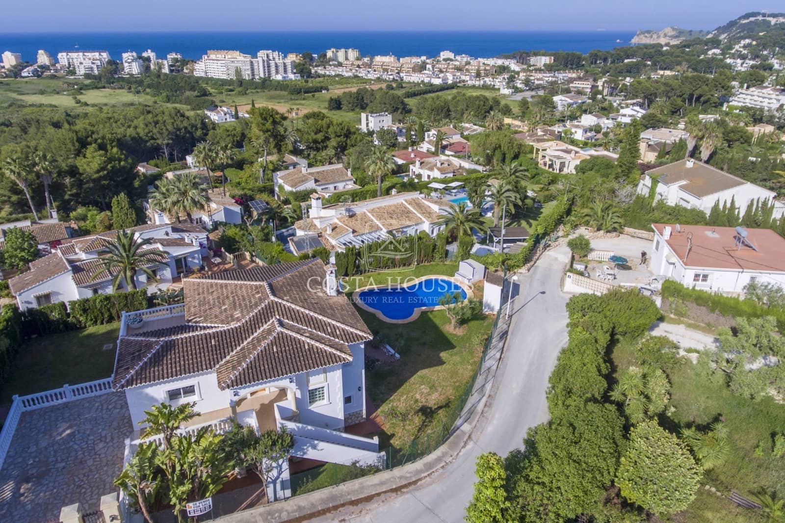 4 bedroom Villa for sale in Javea / Xabia with pool - € 1,120,000 (Ref: 8863847)