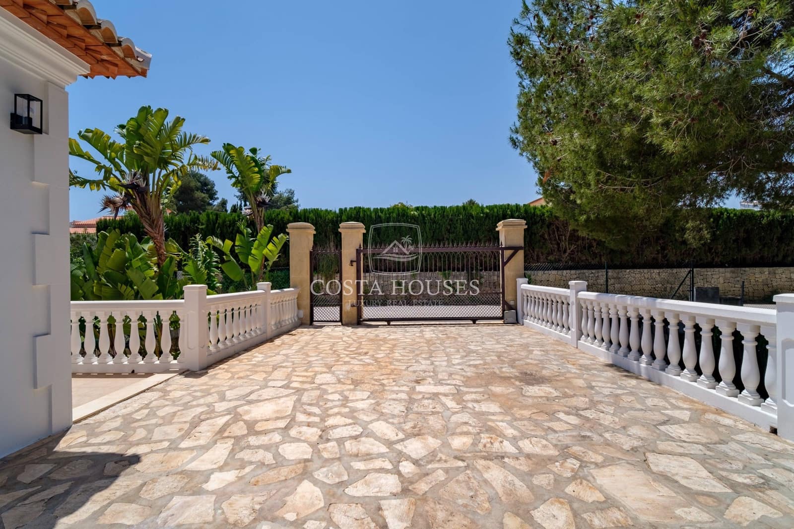 4 bedroom Villa for sale in Javea / Xabia with pool - € 1,120,000 (Ref: 8863847)