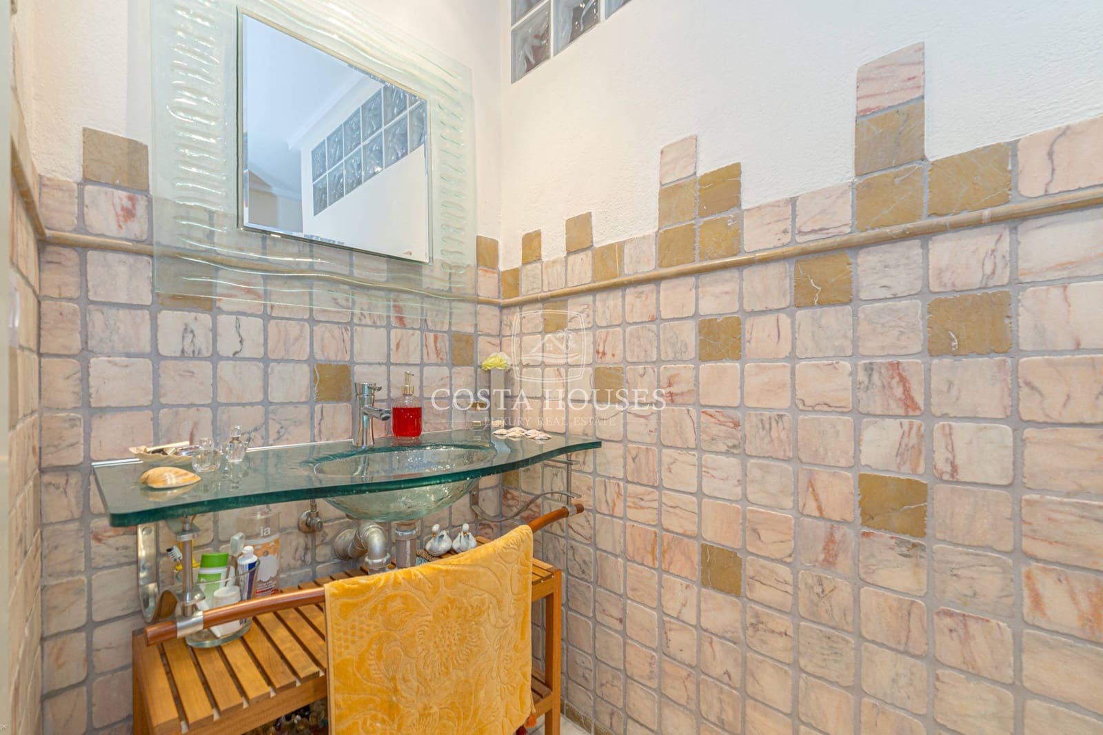 5 bedroom Villa for sale in Javea / Xabia - € 1,250,000 (Ref: 8863855)