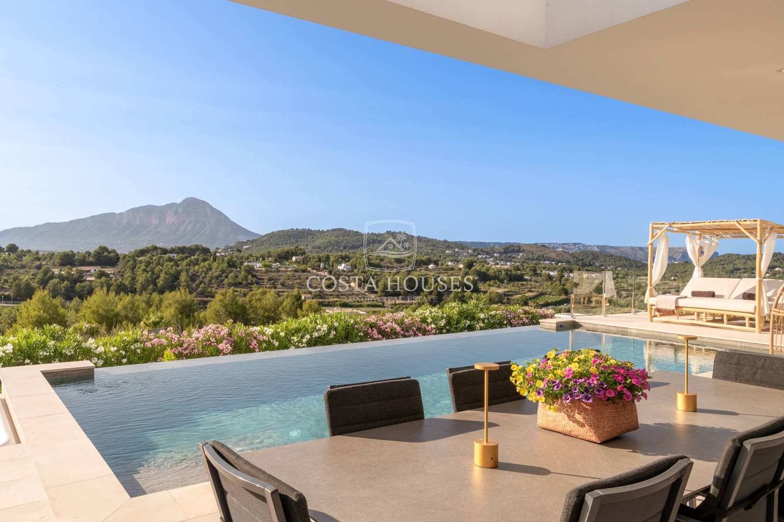 3 makuuhuone Huvila myytävänä paikassa Javea / Xabia mukana uima-altaan - 1 190 000 € (Ref: 8863863)