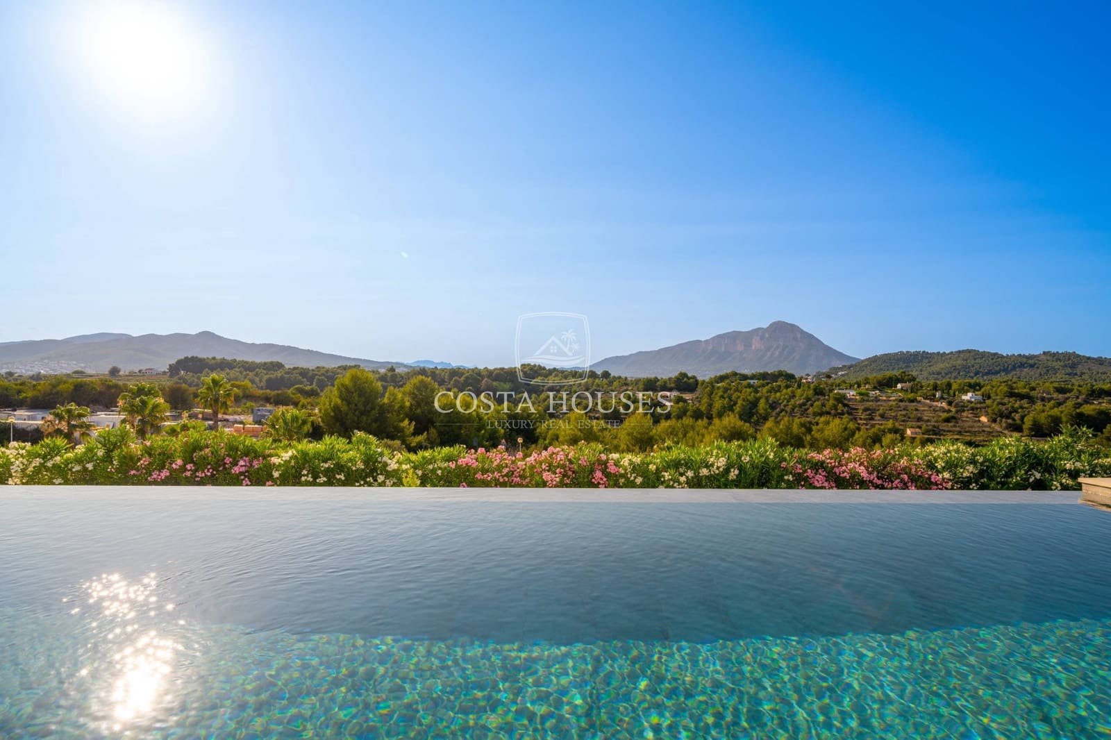 3 makuuhuone Huvila myytävänä paikassa Javea / Xabia mukana uima-altaan - 1 190 000 € (Ref: 8863863)