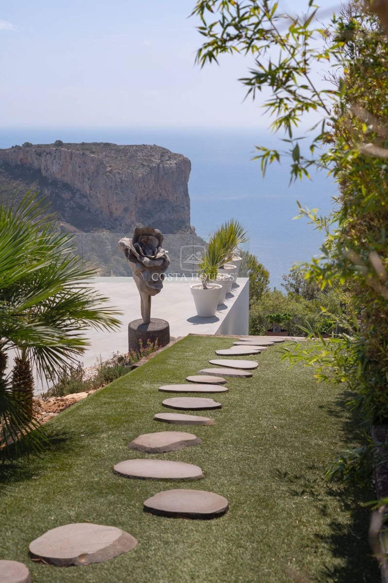 4 bedroom Villa for sale in Cumbre del Sol with pool - € 1,200,000 (Ref: 8863871)