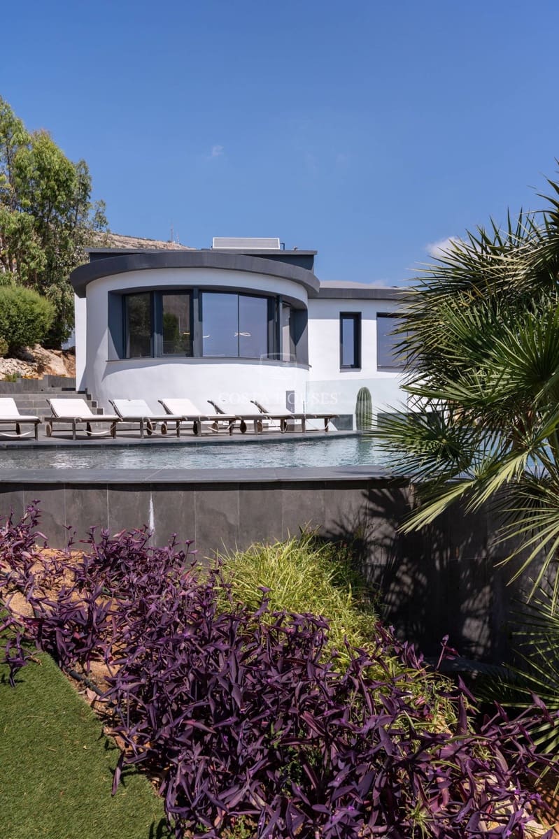 4 bedroom Villa for sale in Cumbre del Sol with pool - € 1,200,000 (Ref: 8863871)