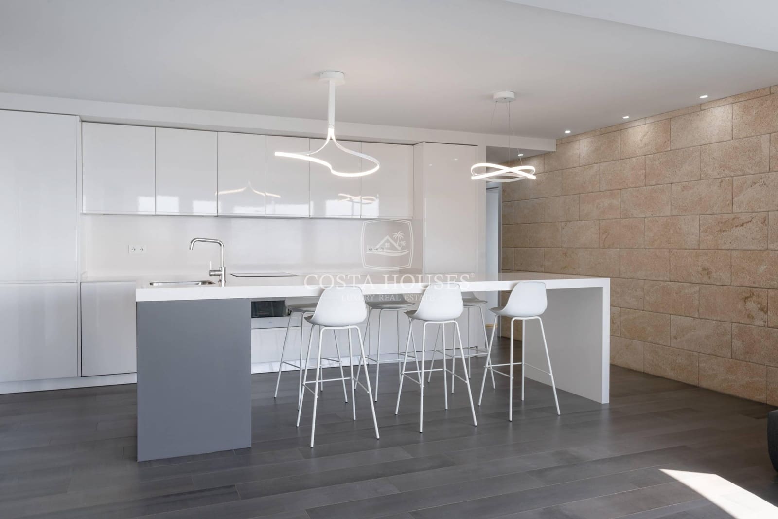 4 bedroom Villa for sale in Cumbre del Sol with pool - € 1,200,000 (Ref: 8863871)