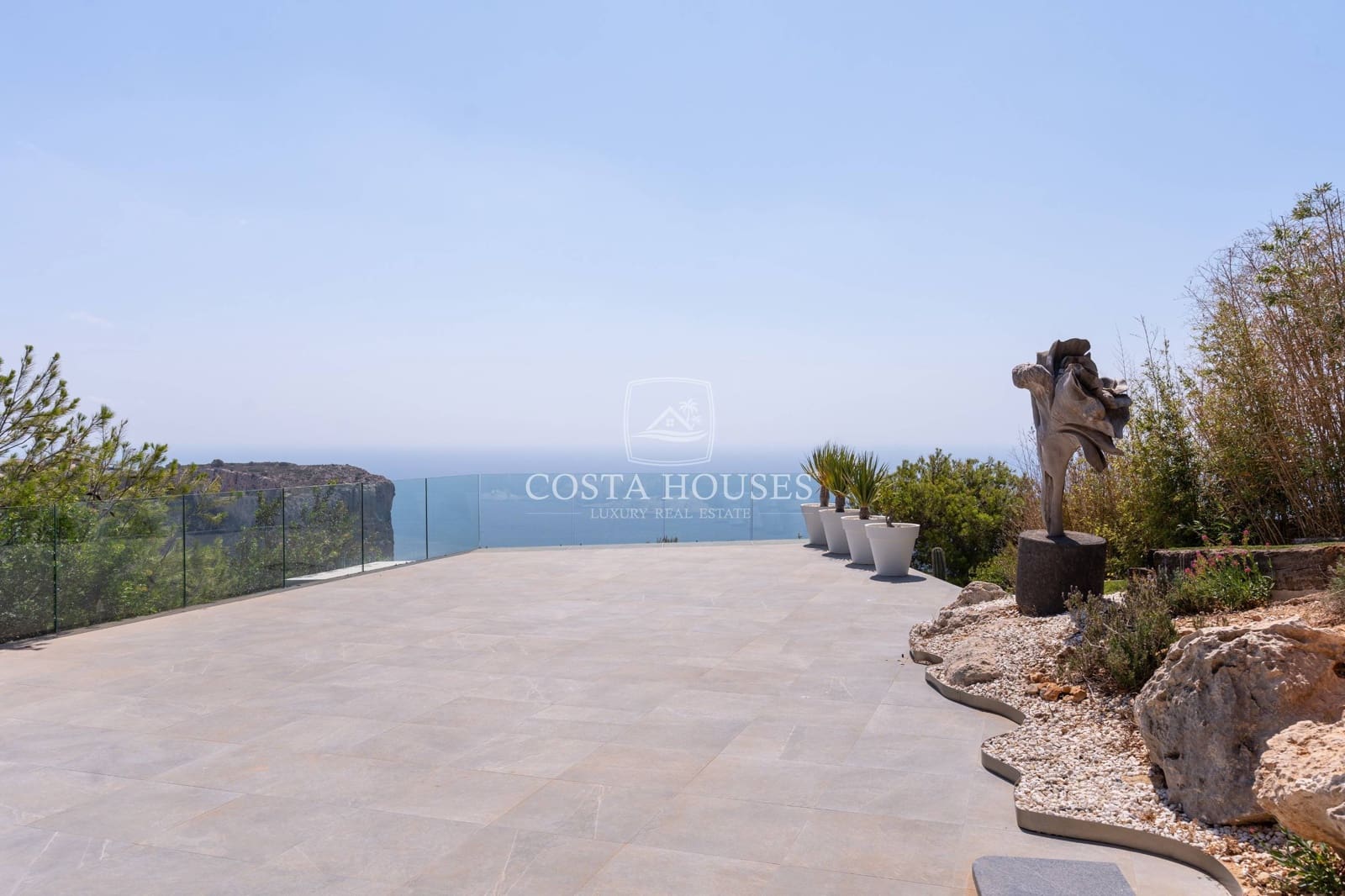 4 bedroom Villa for sale in Cumbre del Sol with pool - € 1,200,000 (Ref: 8863871)