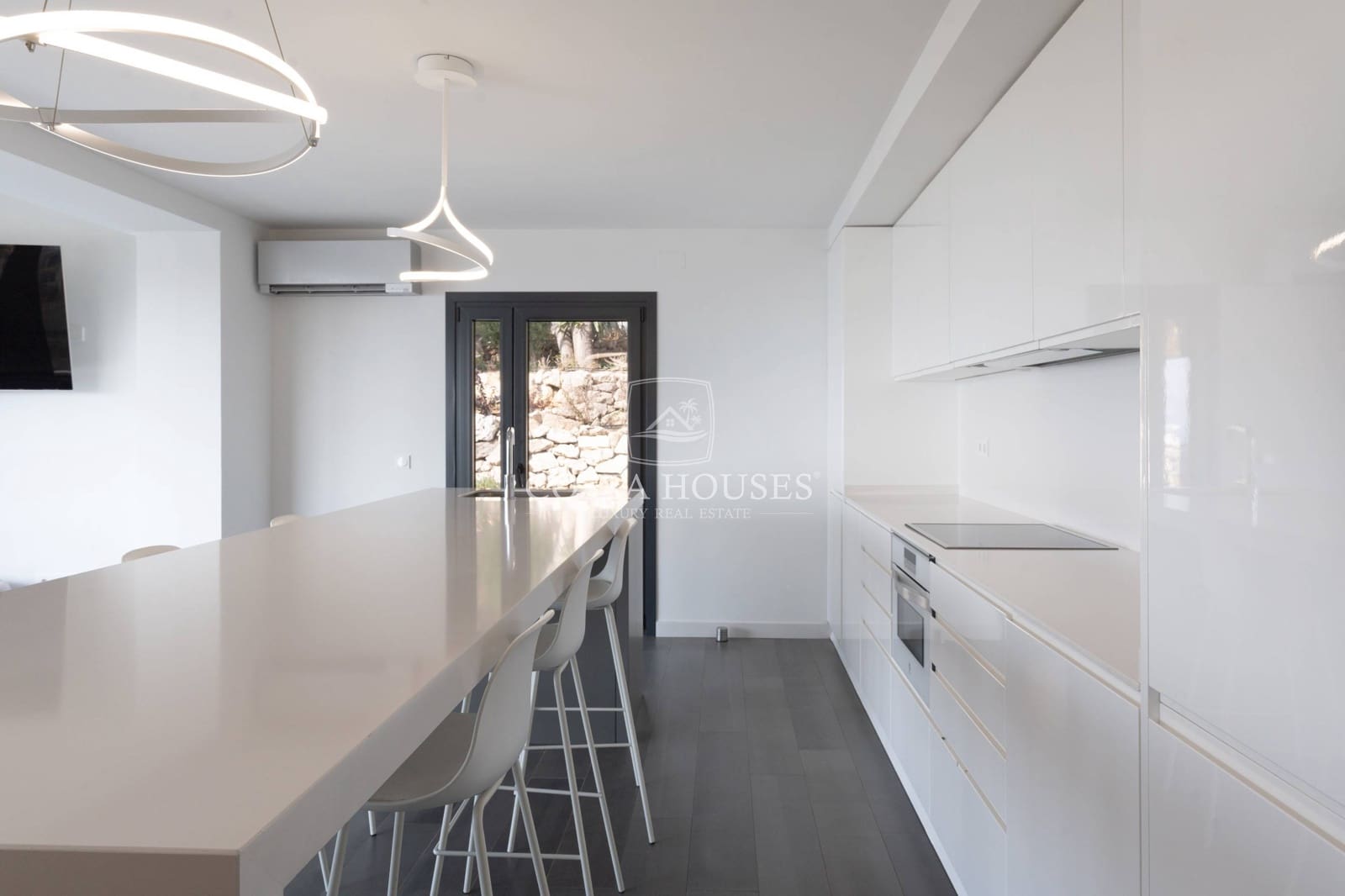 4 bedroom Villa for sale in Cumbre del Sol with pool - € 1,200,000 (Ref: 8863871)