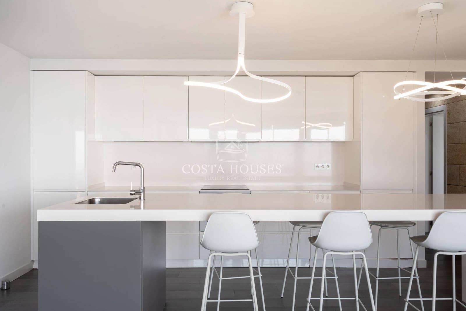 4 bedroom Villa for sale in Cumbre del Sol with pool - € 1,200,000 (Ref: 8863871)