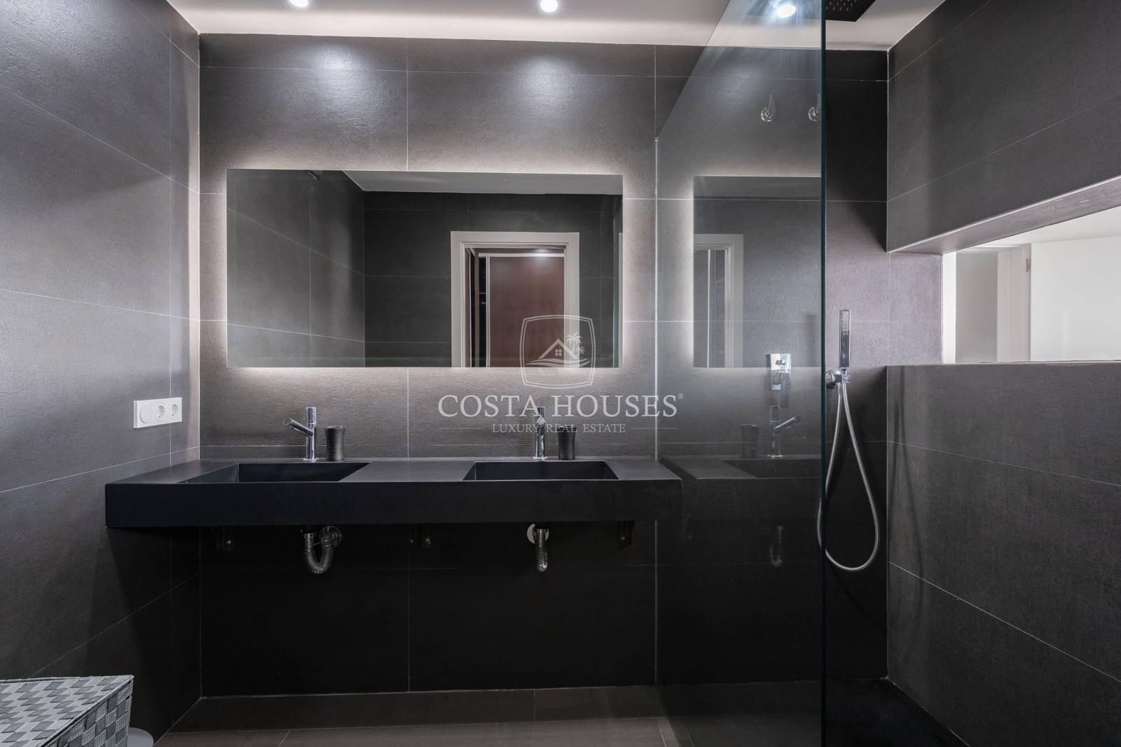 4 bedroom Villa for sale in Cumbre del Sol with pool - € 1,200,000 (Ref: 8863871)