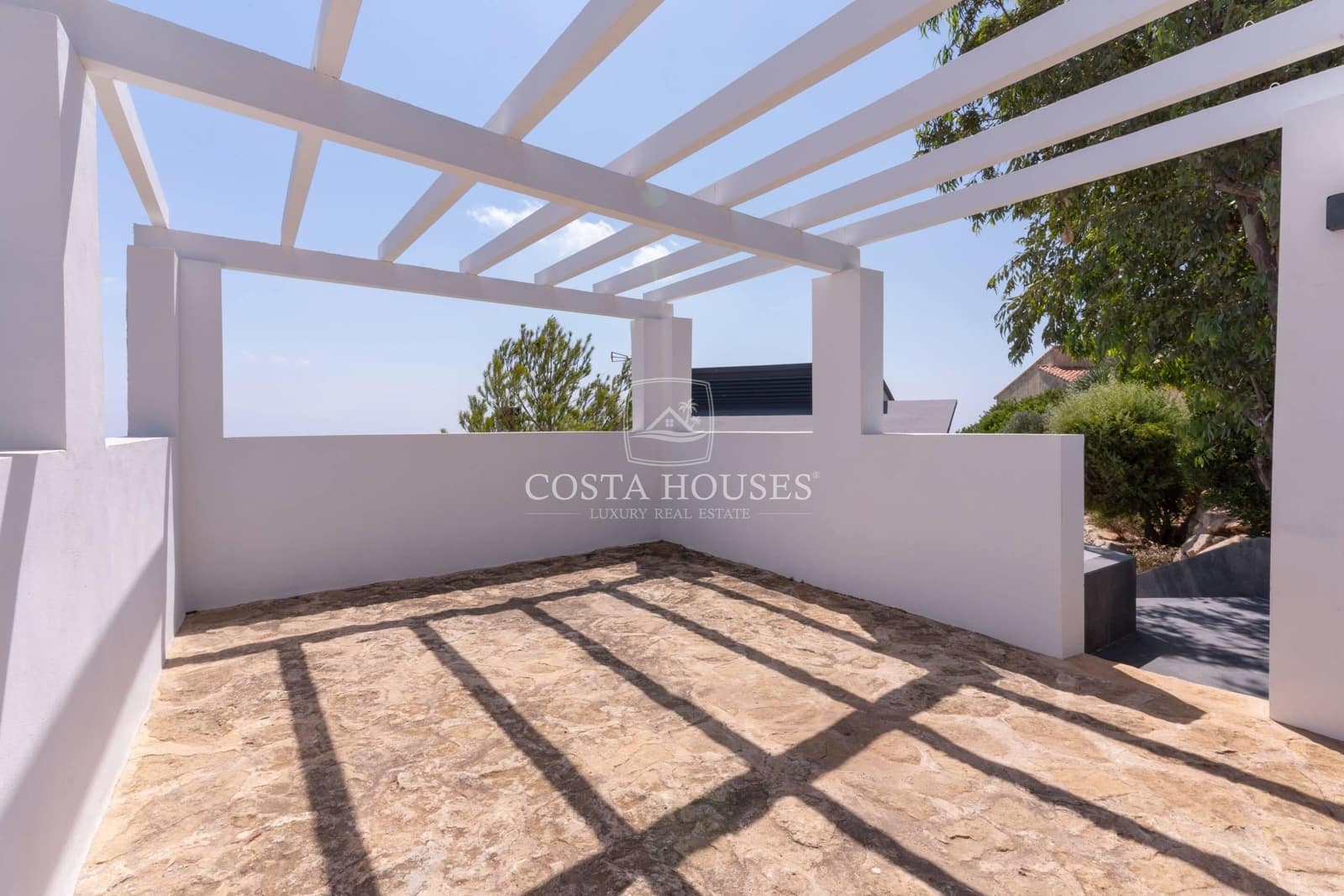 4 bedroom Villa for sale in Cumbre del Sol with pool - € 1,200,000 (Ref: 8863871)