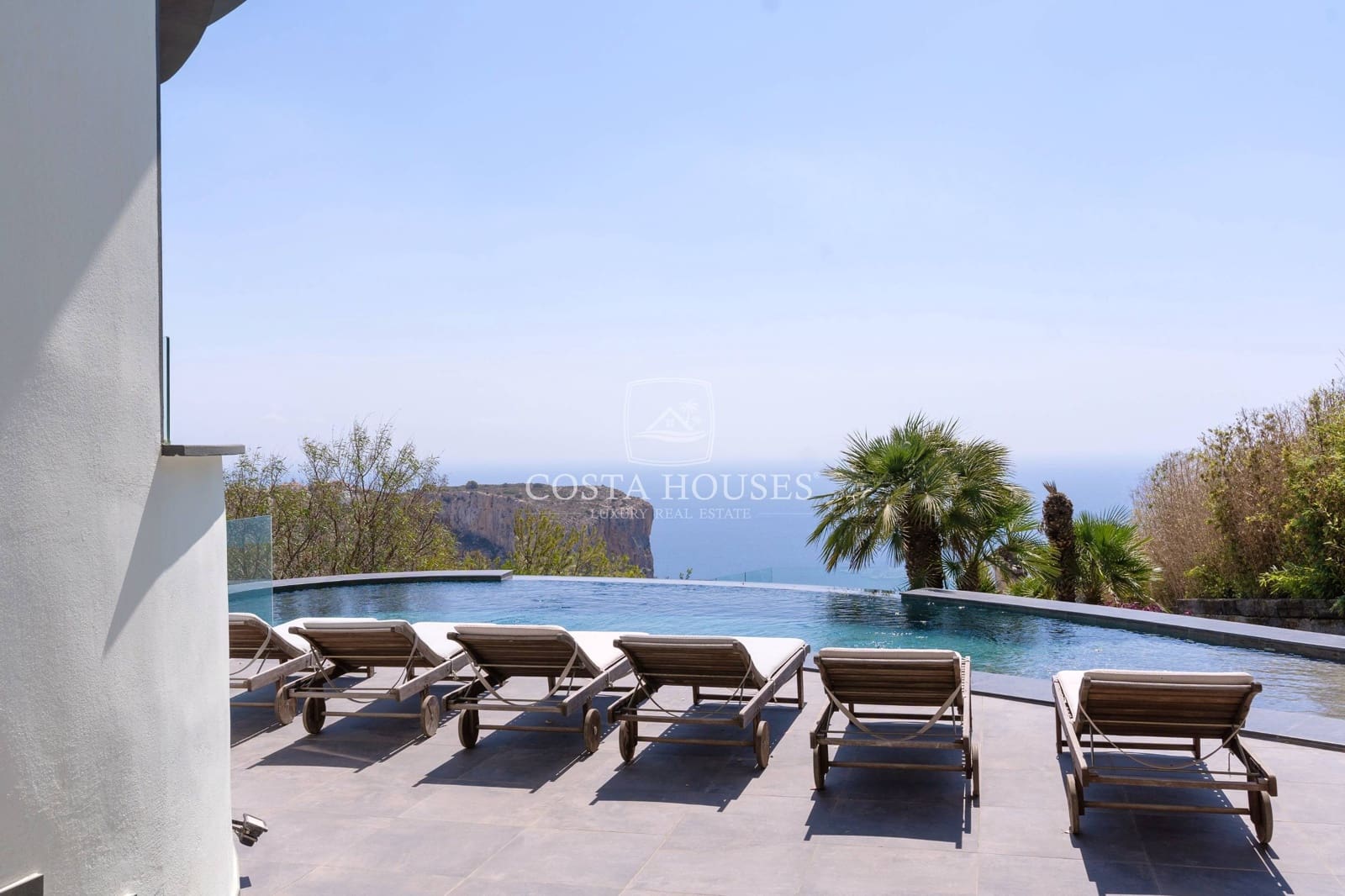 4 bedroom Villa for sale in Cumbre del Sol with pool - € 1,200,000 (Ref: 8863871)