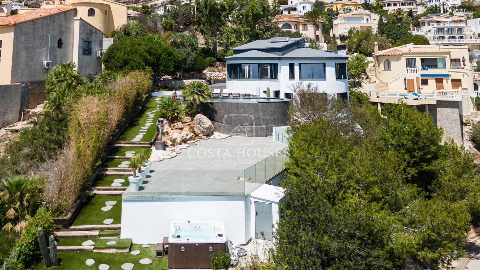 4 bedroom Villa for sale in Cumbre del Sol with pool - € 1,200,000 (Ref: 8863871)