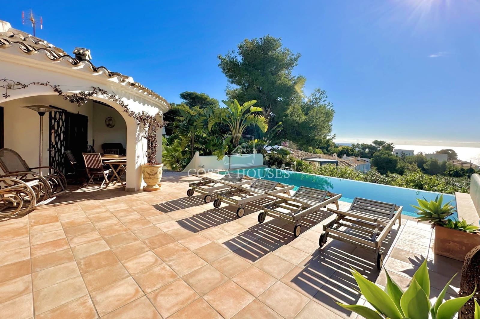 4 bedroom Villa for sale in Javea / Xabia with pool garage - € 1,250,000 (Ref: 8863880)